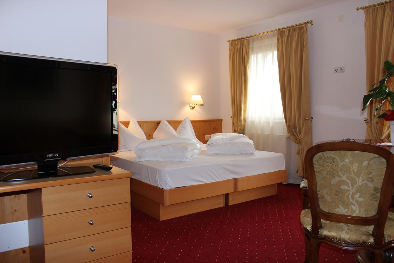 Hotel Hubertushof Sterzing Buitenkant foto